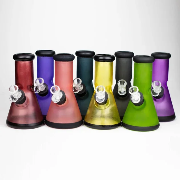 8″ Soft glass – 7mm Beaker – Water Bong