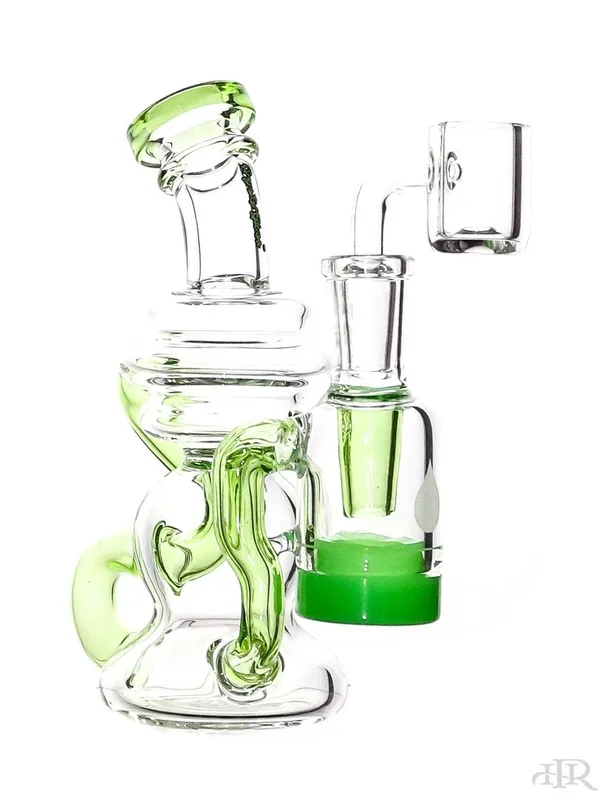 Crystal Glass – Mini Color Accented Recycler with Glow-In-the-Dark Silicone Reclaim Catcher (6 “)